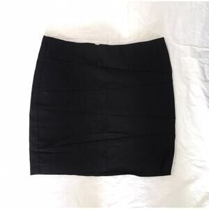 April black mini skirt size med‎